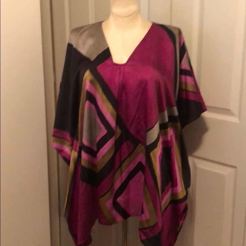 Geometric pattern dolman Flowey top